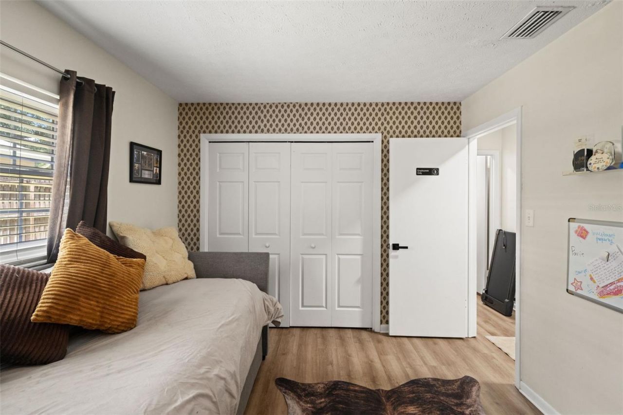 15521 Wetstone Drive, Tampa, FL 33613 Photo