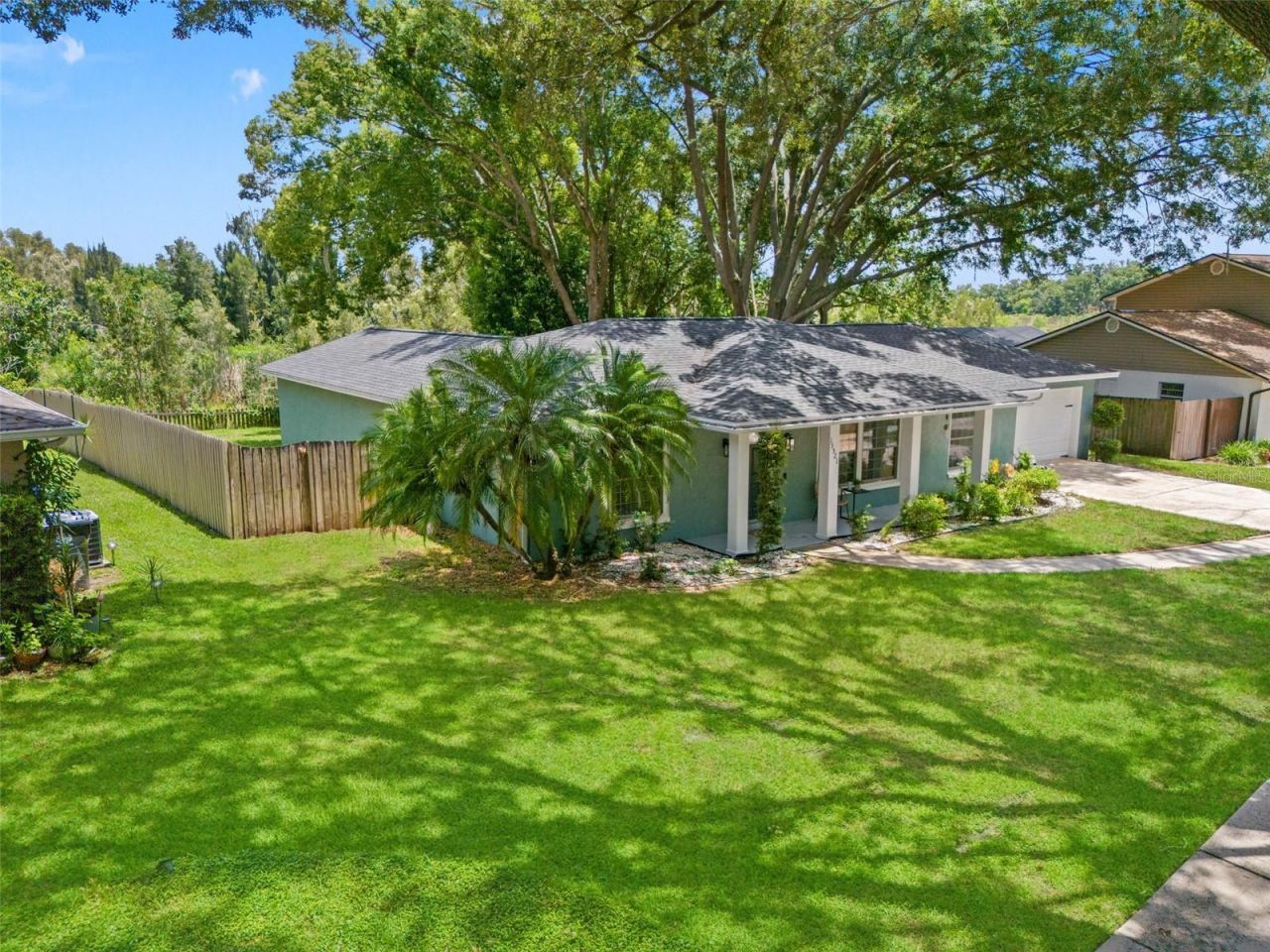 15521 Wetstone Drive, Tampa, FL 33613 Photo