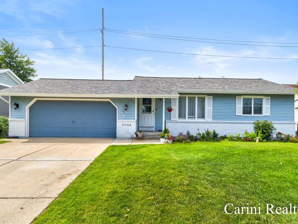 11154 Summer Drive, Zeeland, MI 49464