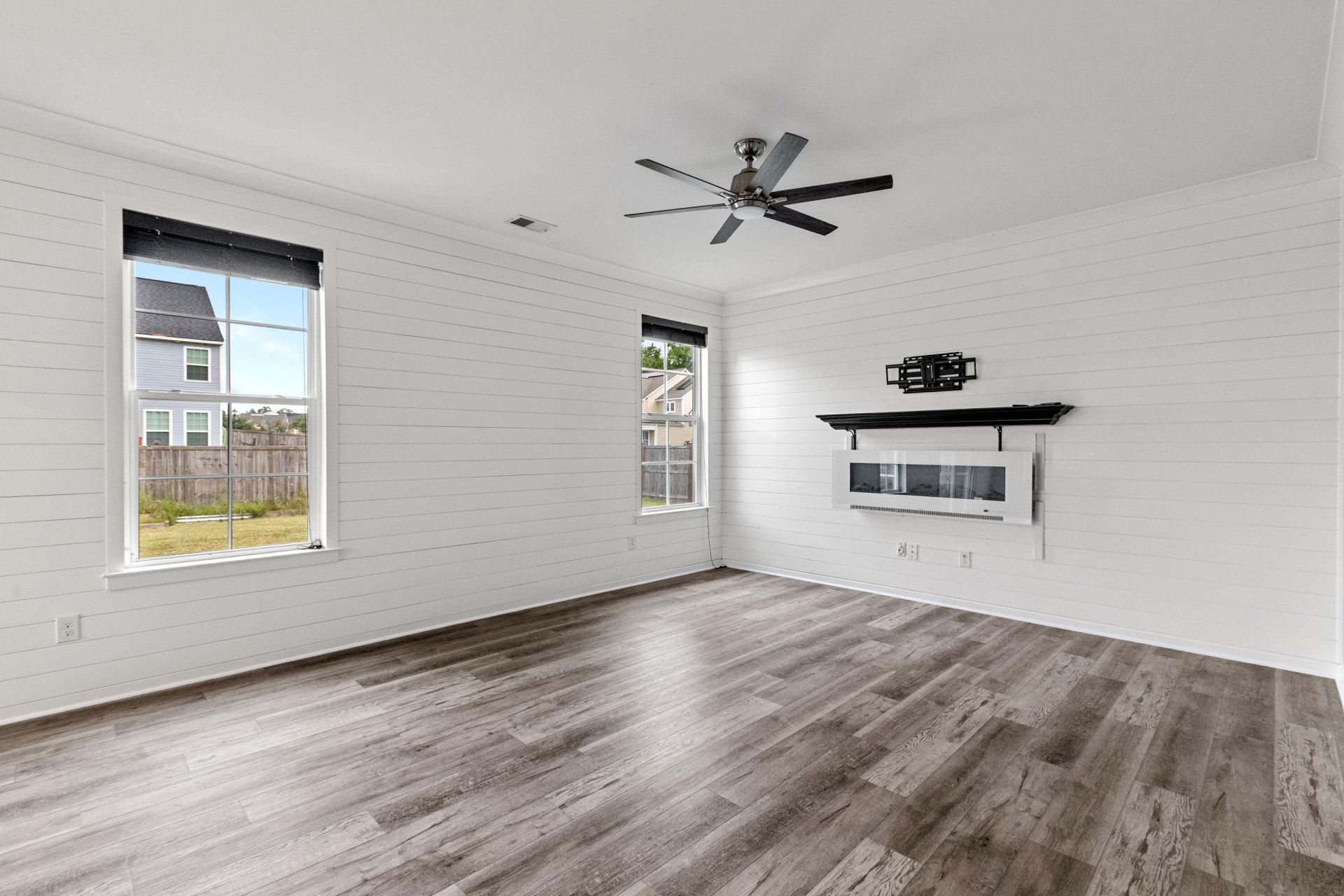 3085 Adventure Way Photo 6