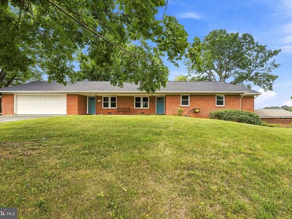 23 DRAKE AVENUE, FALLING WATERS, WV 25419