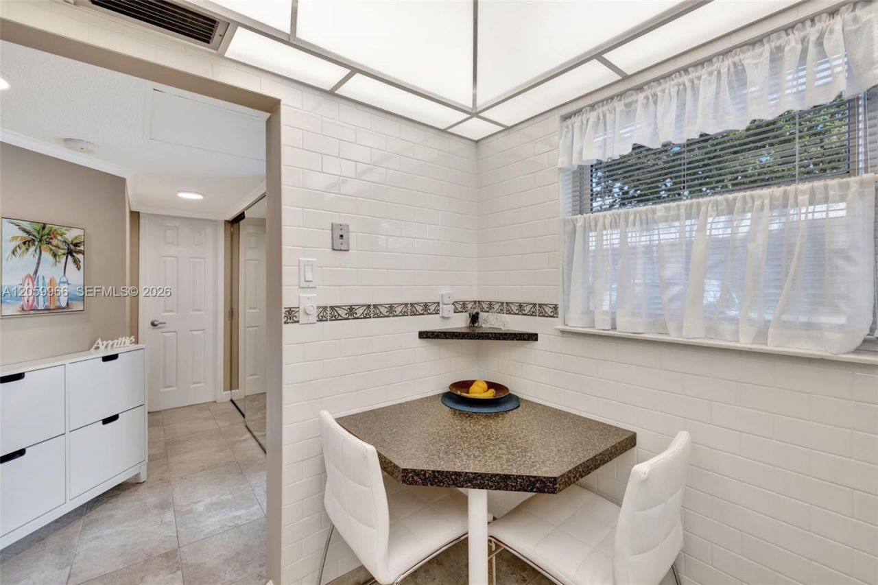 3431 NW 50th Ave , Unit 113, Lauderdale Lakes, FL 33319 Photo