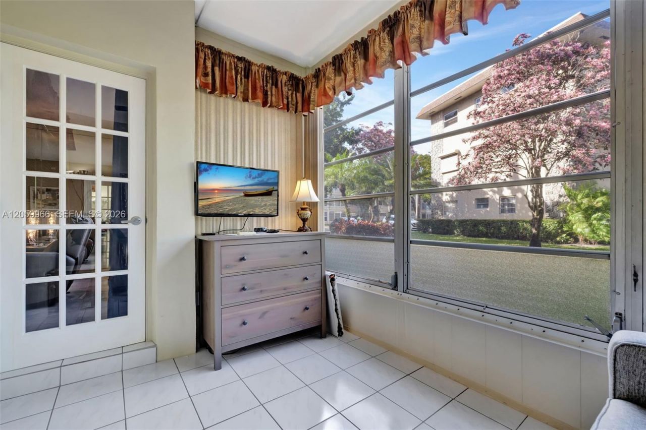 3431 NW 50th Ave , Unit 113, Lauderdale Lakes, FL 33319 Photo