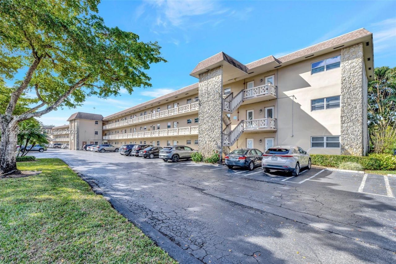 3431 NW 50th Ave , Unit 113, Lauderdale Lakes, FL 33319 Photo