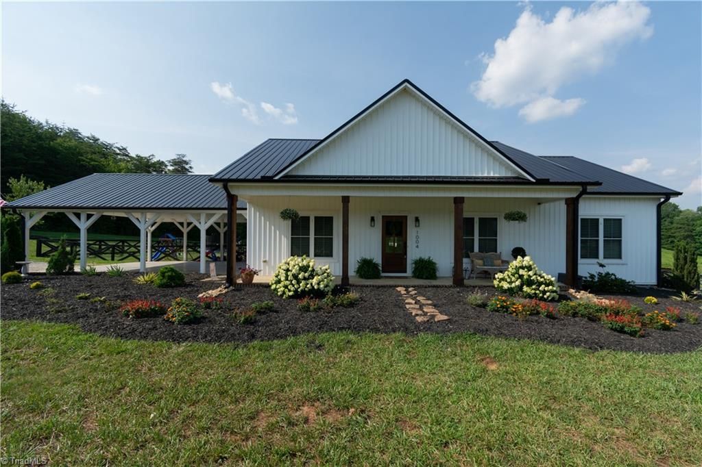 1004 Tilley Farm Road, Pinnacle, NC 27043 Main Photo
