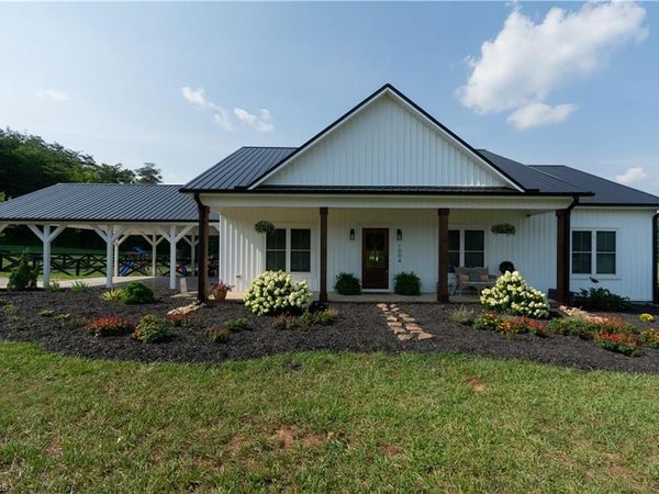 1004 Tilley Farm Road, Pinnacle, NC 27043