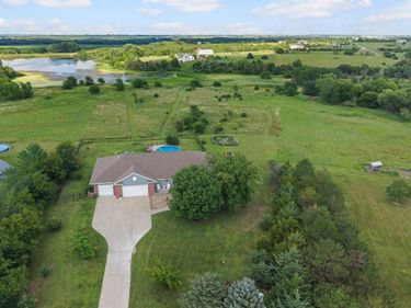 2940 Lightwater Lane, Firth, NE 68358