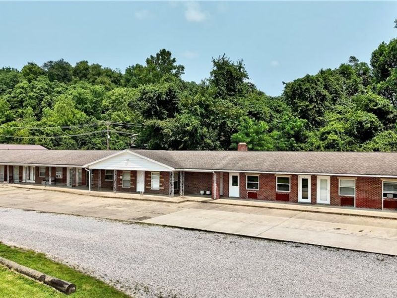 1094 Clement Avenue, Belpre, OH 45714 Photo 1