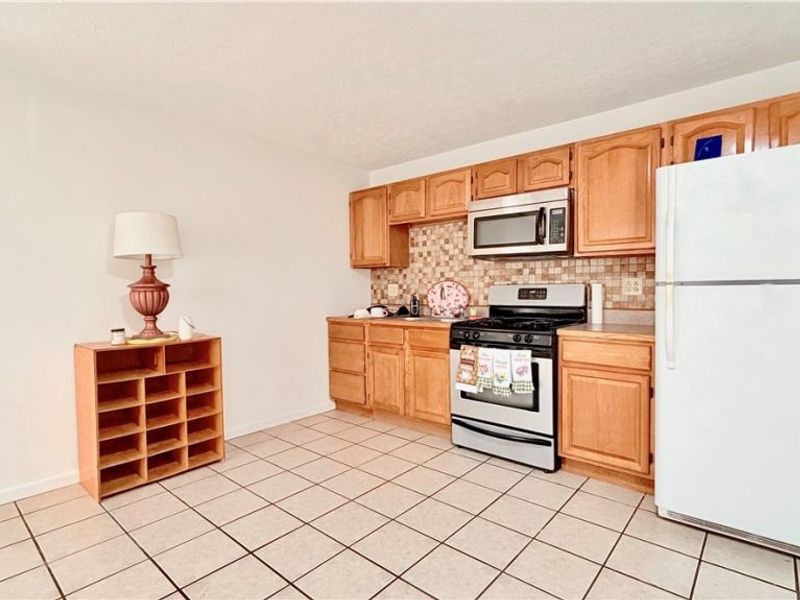 1094 Clement Avenue, Belpre, OH 45714 Photo 7