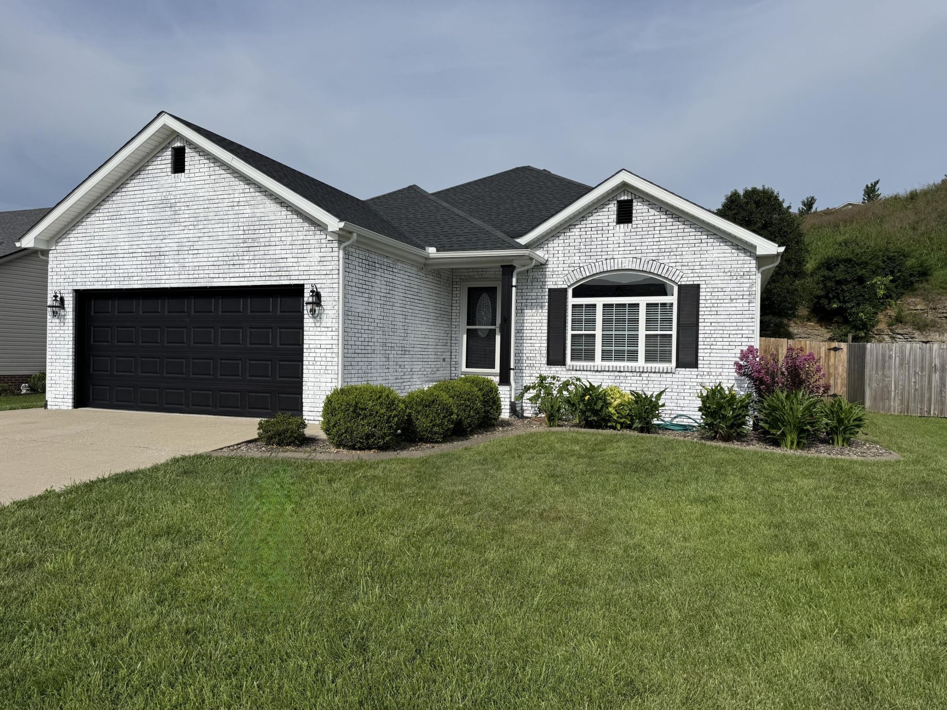 324 Oxford Circle, Richmond, KY 40475 Main Photo