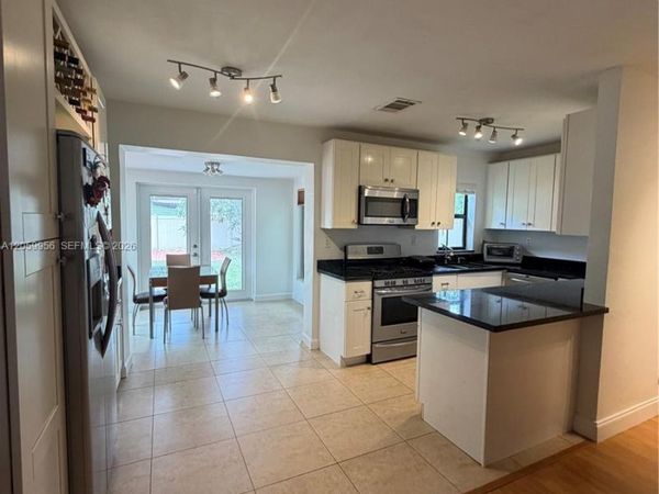6717 Raleigh St , Hollywood, FL 33024