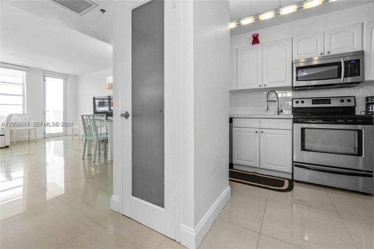 100 Lincoln Rd , Unit 1503, Miami Beach, FL 33139 Photo