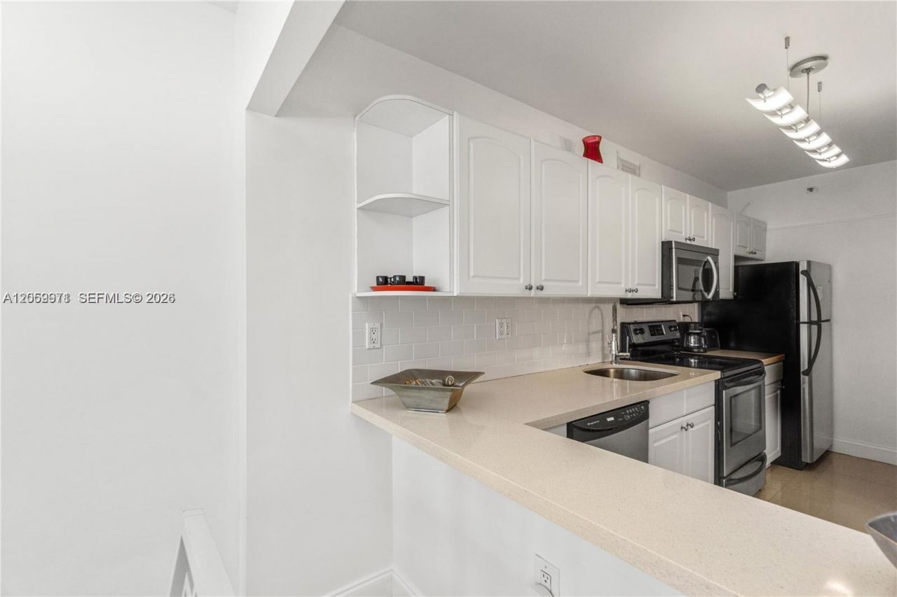 100 Lincoln Rd , Unit 1503, Miami Beach, FL 33139 Photo