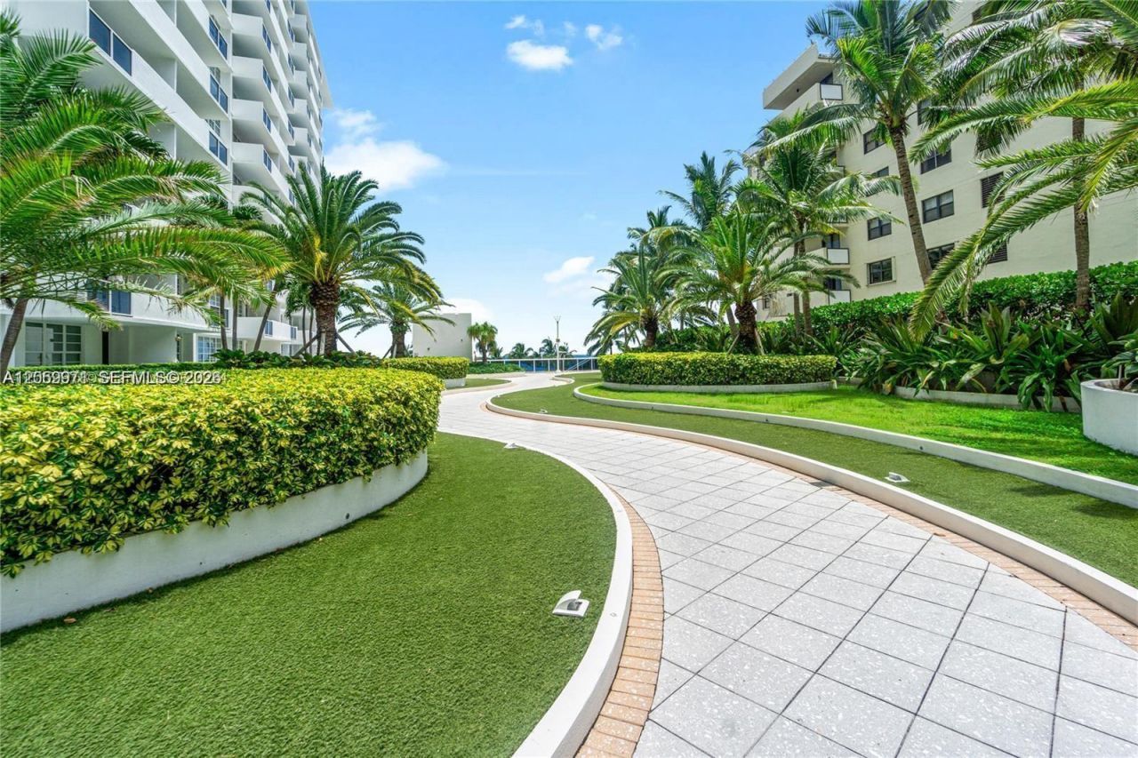 100 Lincoln Rd , Unit 1503, Miami Beach, FL 33139 Photo