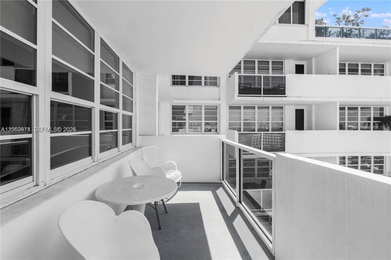 100 Lincoln Rd , Unit 1503, Miami Beach, FL 33139 Photo