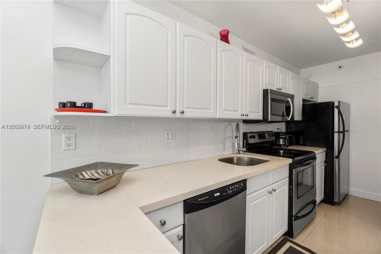 100 Lincoln Rd , Unit 1503, Miami Beach, FL 33139 Photo