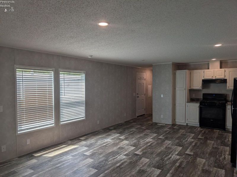111 Flatrock Road, Unit 16, Bellevue, OH 44836 Photo 3