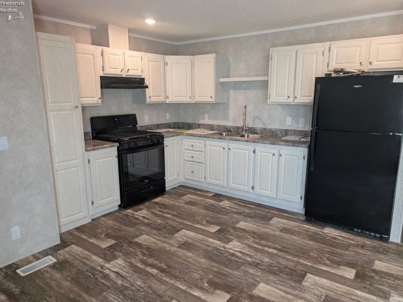 111 Flatrock Road, Unit 16, Bellevue, OH 44836 Photo 5