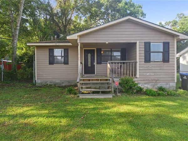 511 W Lee Street , Chickasaw, AL 36611