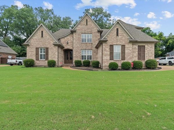 670 Riverwest Circle, Marion, AR 72364