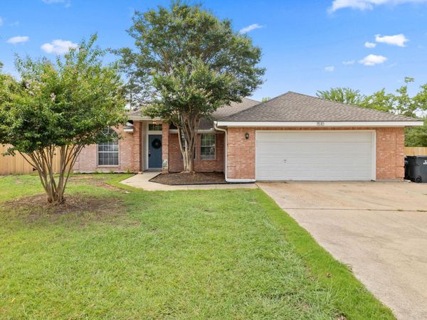 1510 Barcus DR , Georgetown, TX 78626