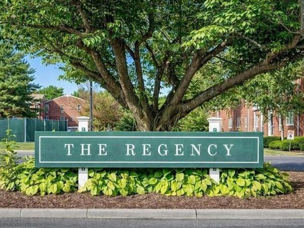 164 Regency Park Dr, Unit 164, Agawam, MA 01001