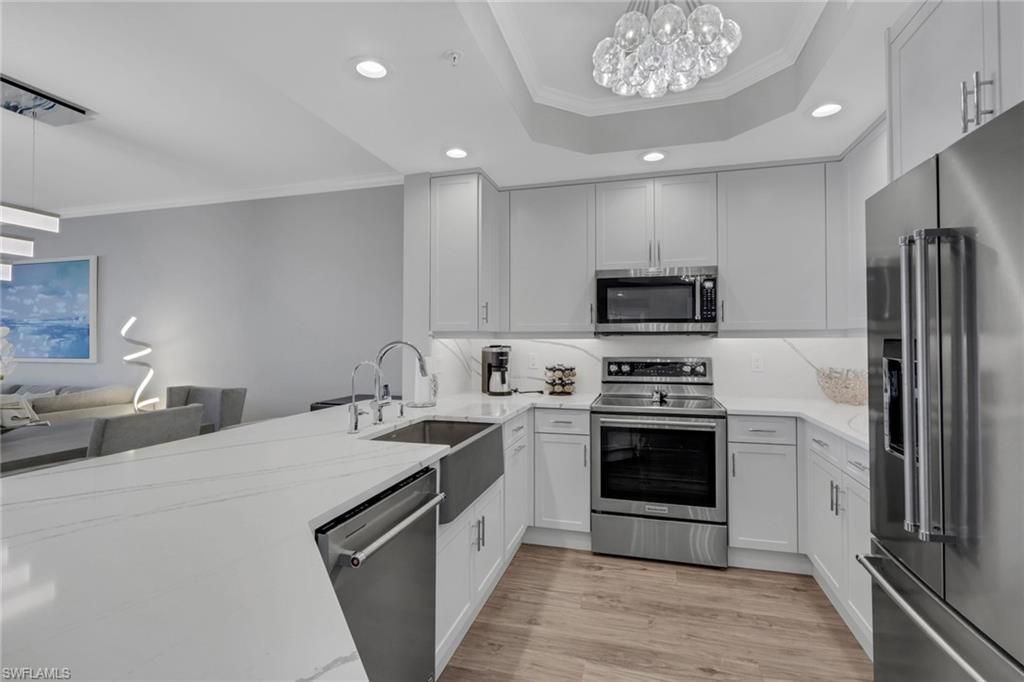 420 Cove Tower Dr, Unit 802, Naples, FL 34110 Photo