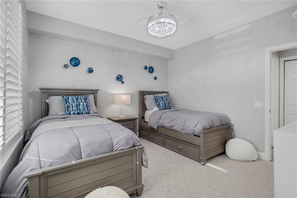 420 Cove Tower Dr, Unit 802, Naples, FL 34110 Photo