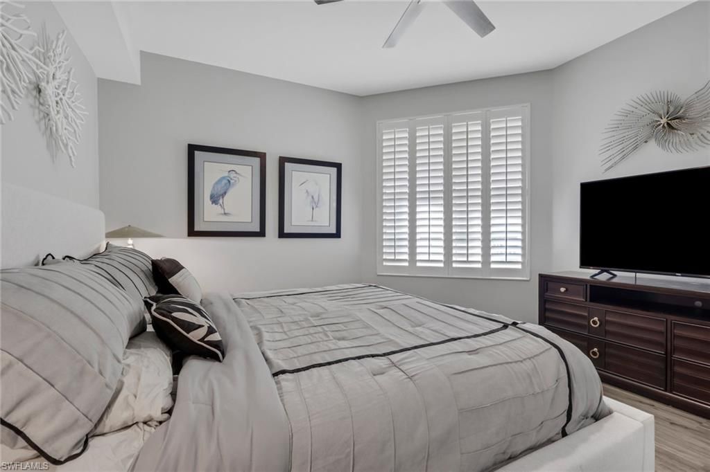 420 Cove Tower Dr, Unit 802, Naples, FL 34110 Photo