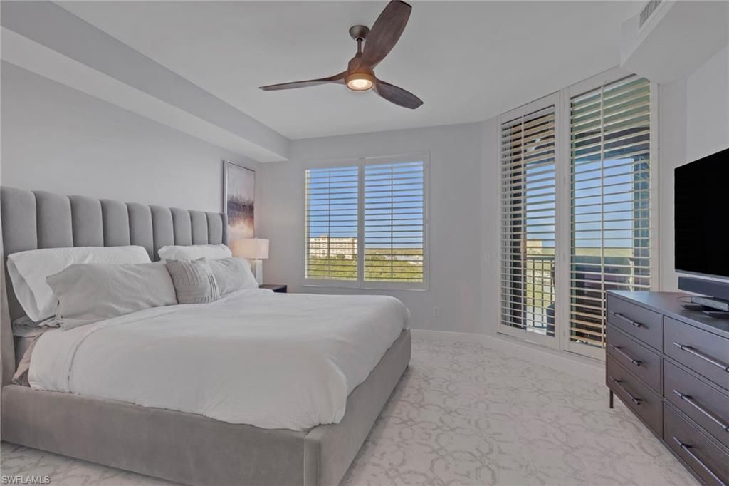 420 Cove Tower Dr, Unit 802, Naples, FL 34110 Photo