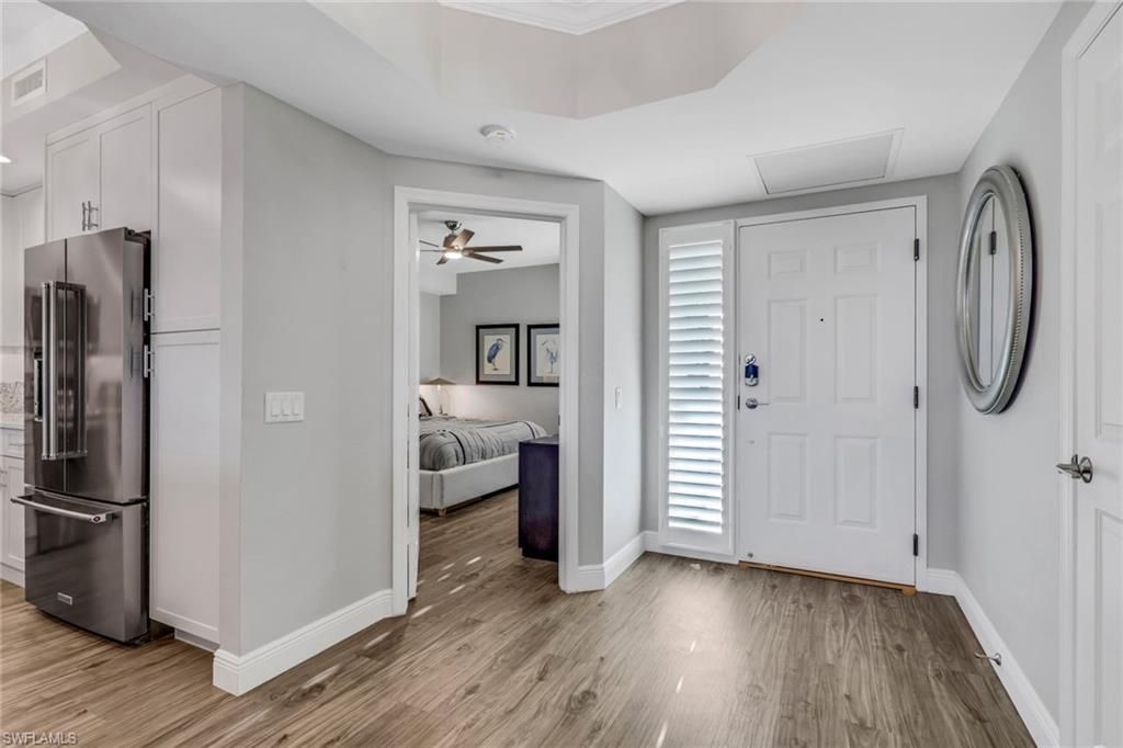420 Cove Tower Dr, Unit 802, Naples, FL 34110 Photo
