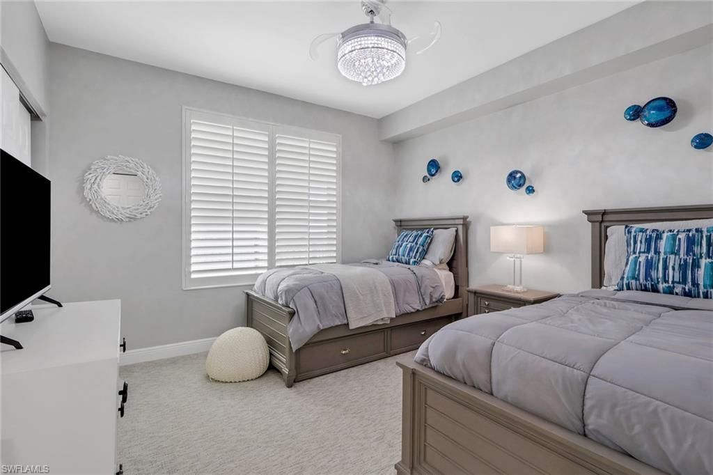 420 Cove Tower Dr, Unit 802, Naples, FL 34110 Photo