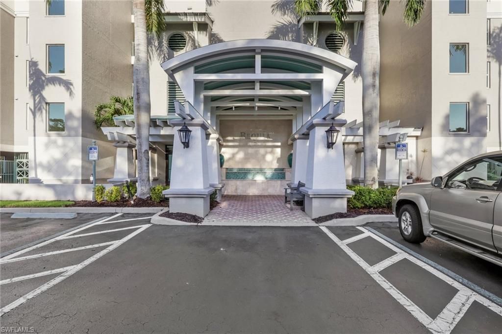 420 Cove Tower Dr, Unit 802, Naples, FL 34110 Photo