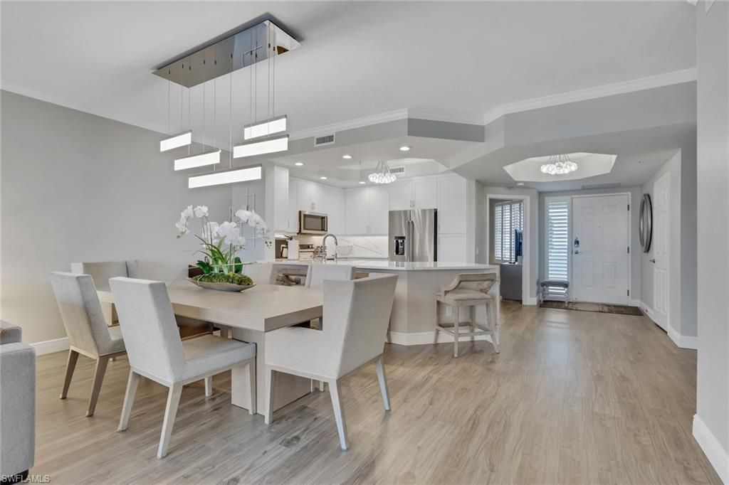 420 Cove Tower Dr, Unit 802, Naples, FL 34110 Photo