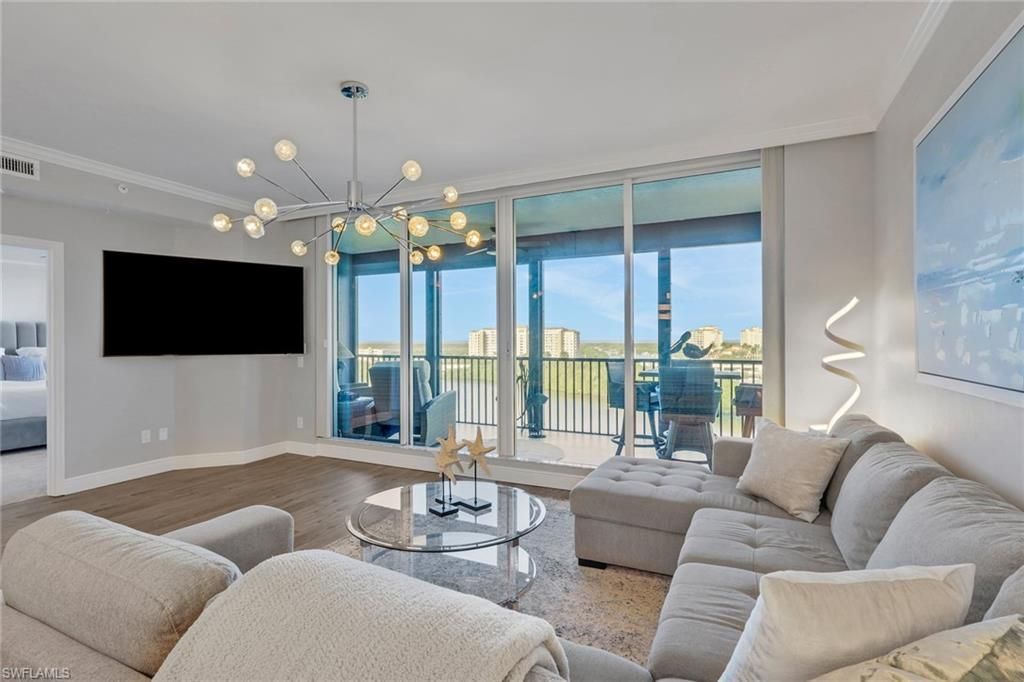 420 Cove Tower Dr, Unit 802, Naples, FL 34110 Photo