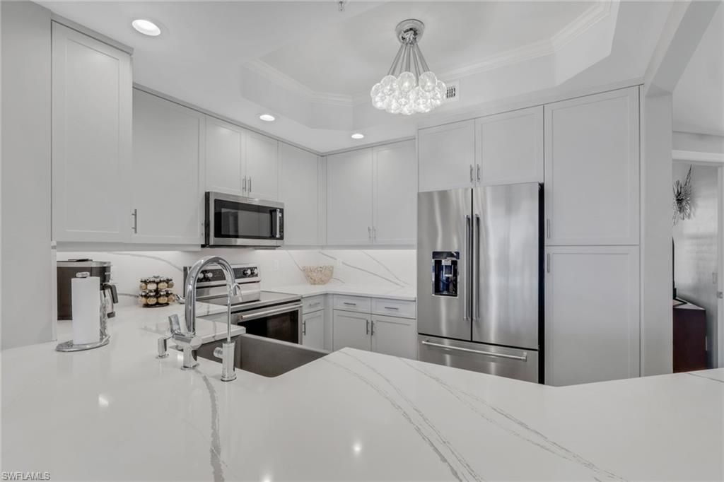 420 Cove Tower Dr, Unit 802, Naples, FL 34110 Photo