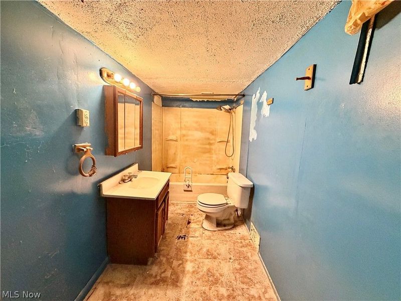 3275 Crestview Ave , Warren, OH 44483 Photo 8