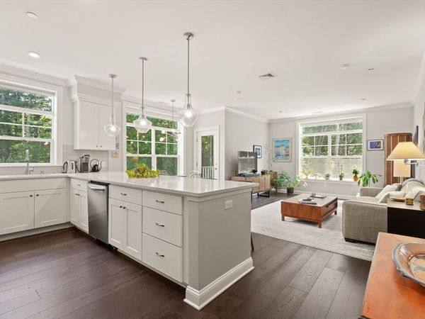 635 Old Post Road - Woodcrest Run, Unit 2-211, Sharon, MA 02067