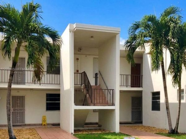 8990 SW 24th St , Unit 19, Miami, FL 33165