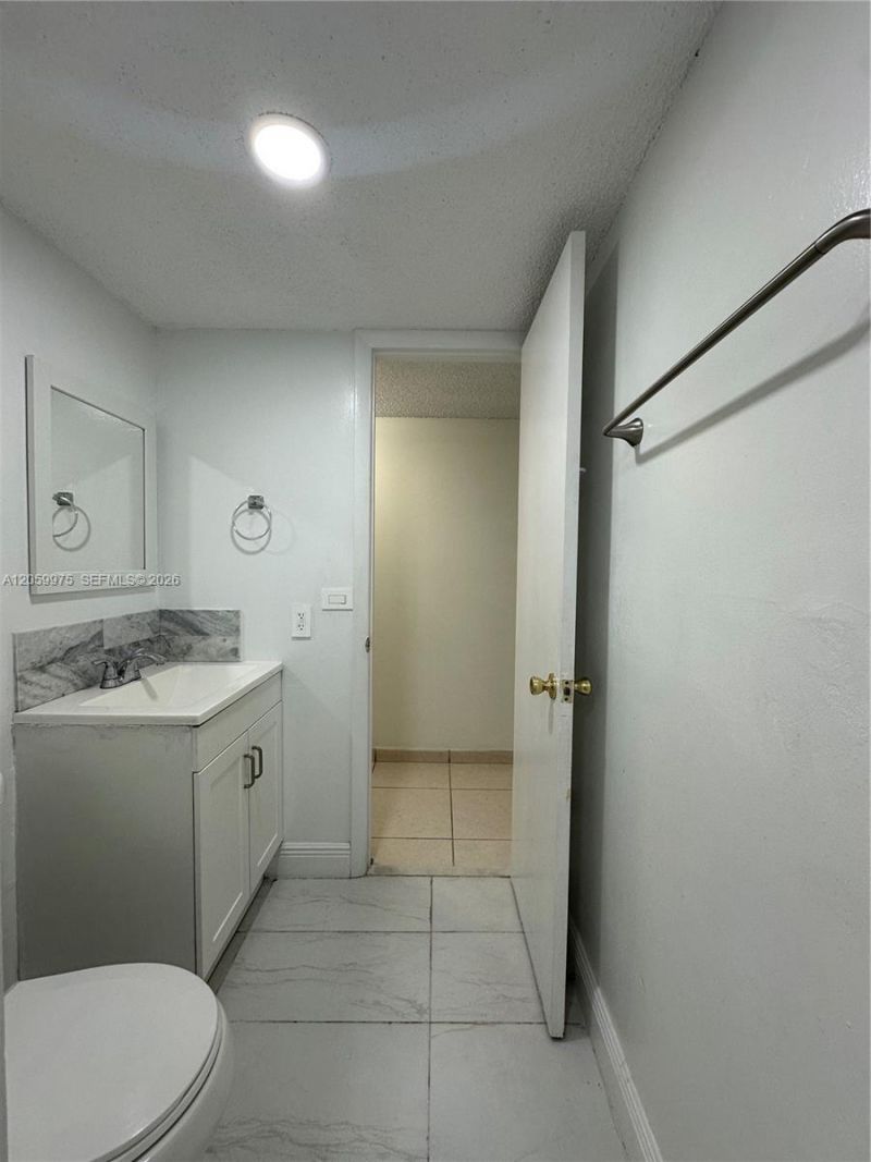 8990 SW 24th St , Unit 19, Miami, FL 33165 Photo