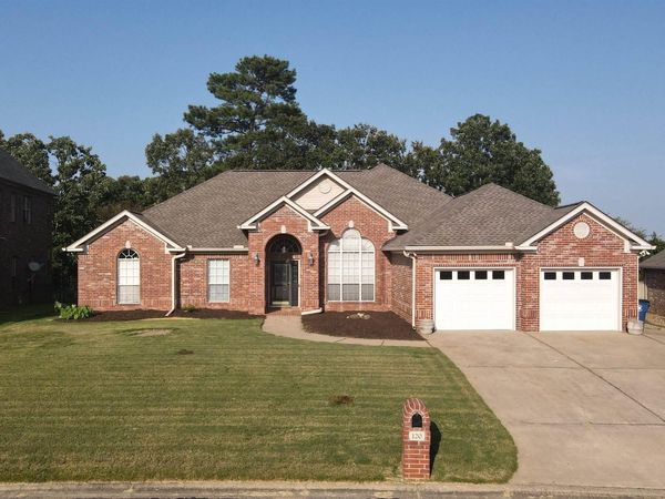 120 Calais Drive , Maumelle, AR 72113