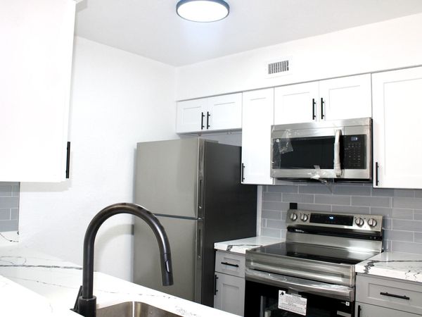 2820 N Oakland Forest Drive N, Unit 106, Oakland Park, FL 33309
