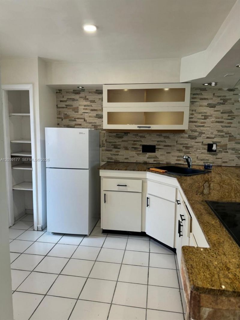 19001 NE 14th Ave, Unit 121, Miami, FL 33179 Photo