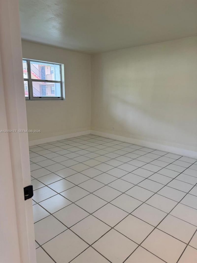 19001 NE 14th Ave, Unit 121, Miami, FL 33179 Photo