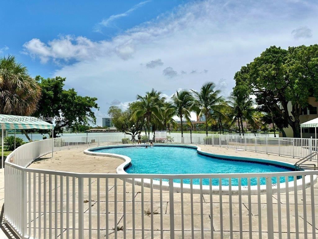 19001 NE 14th Ave , Unit 121, Miami, FL 33179 Photo