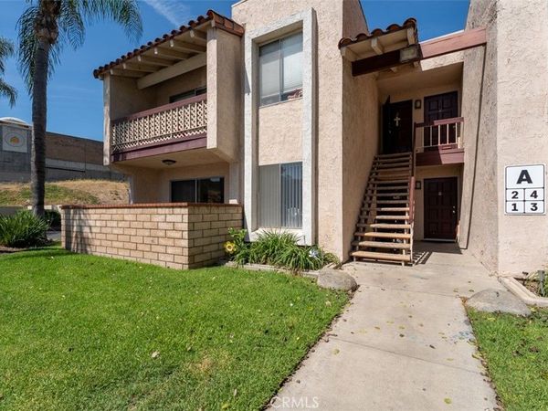 700 W La Veta, Unit A1, Orange, CA 92868
