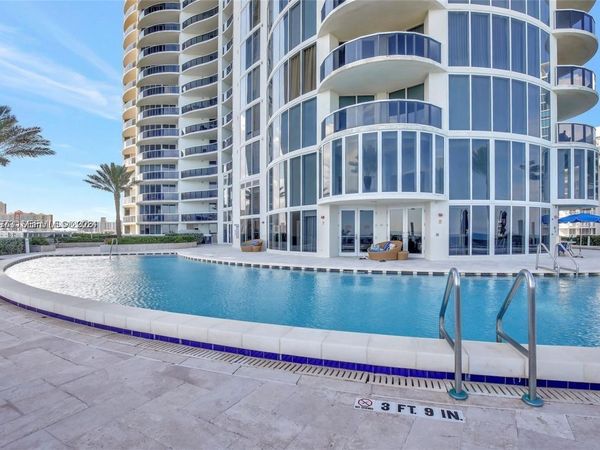 17201 Collins Ave, Unit 3501, Sunny Isles Beach, FL 33160