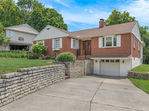216 S Pelham Drive, Kettering, OH 45429