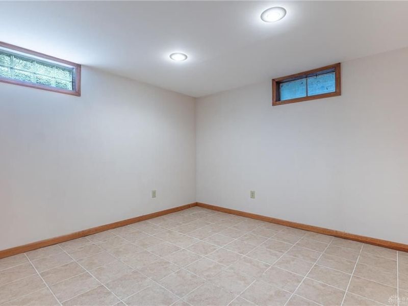 216 S Pelham Drive, Kettering, OH 45429 Photo 9