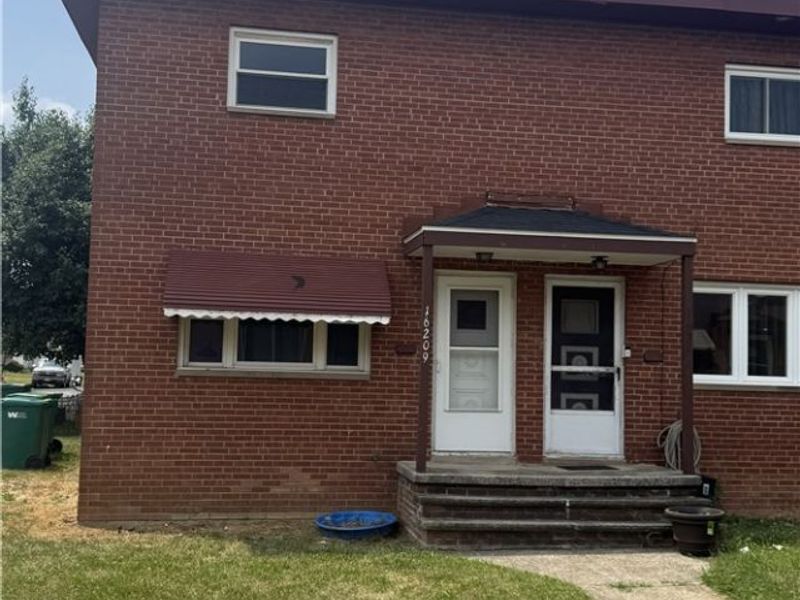 16209 Maplewood Court, Maple Heights, OH 44137 Photo 1